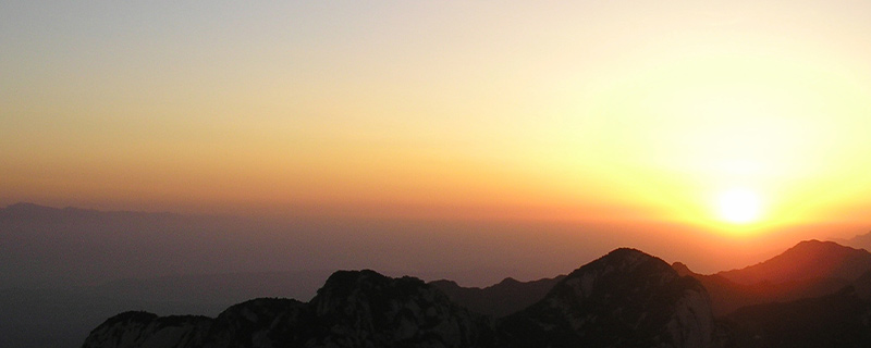 中国首批国家级风景名胜区——华山