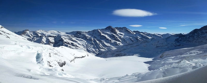 阿尔卑斯山的最高峰—勃朗峰