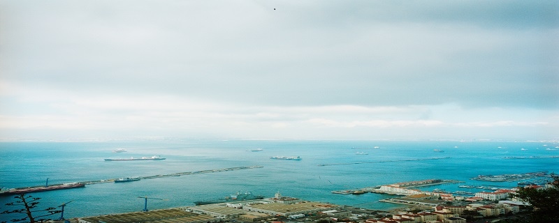 直布罗陀海峡：连接地中海和大西洋的重要门户