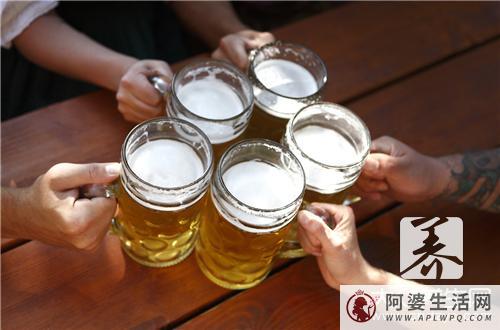 英国科学家曾发出警告：啤酒可能影响男性生育能力