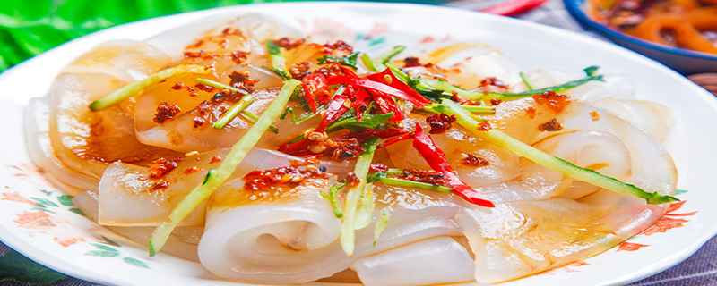 米皮中最出名的是陕西西安的秦镇米皮，吃起来各具特点