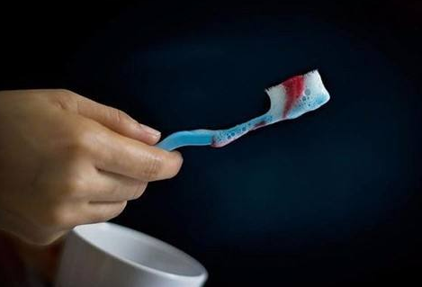 早上刷牙出血是恶癌先兆吗
