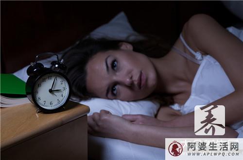 如果自己的女朋友睡眠不好怎么办？