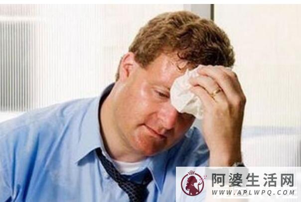 晚上睡觉出汗是什么原因男人，除了天气热做噩梦还可能是肾虚了