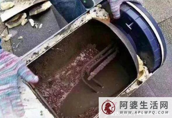 热水器爆炸的早期征兆，大量燃气泄露注意不要点火会爆炸