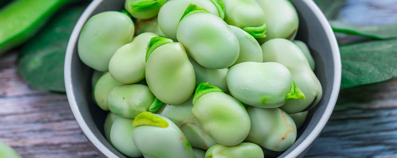 茴香豆的做法很简单，可分为两步，具体操作步骤如下