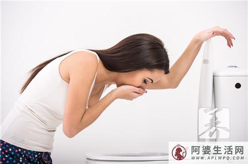  女生恶心干呕吐不出来