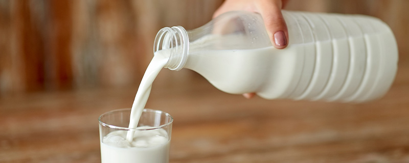 过期的牛奶可以浇花吗？