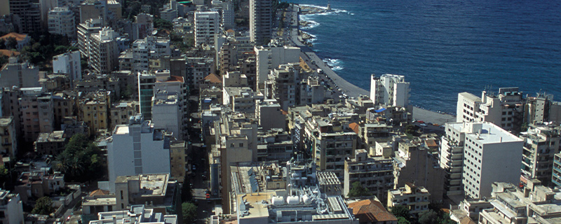 黎巴嫩是中东国家之一，位于亚洲西南部、地中海的东部沿岸